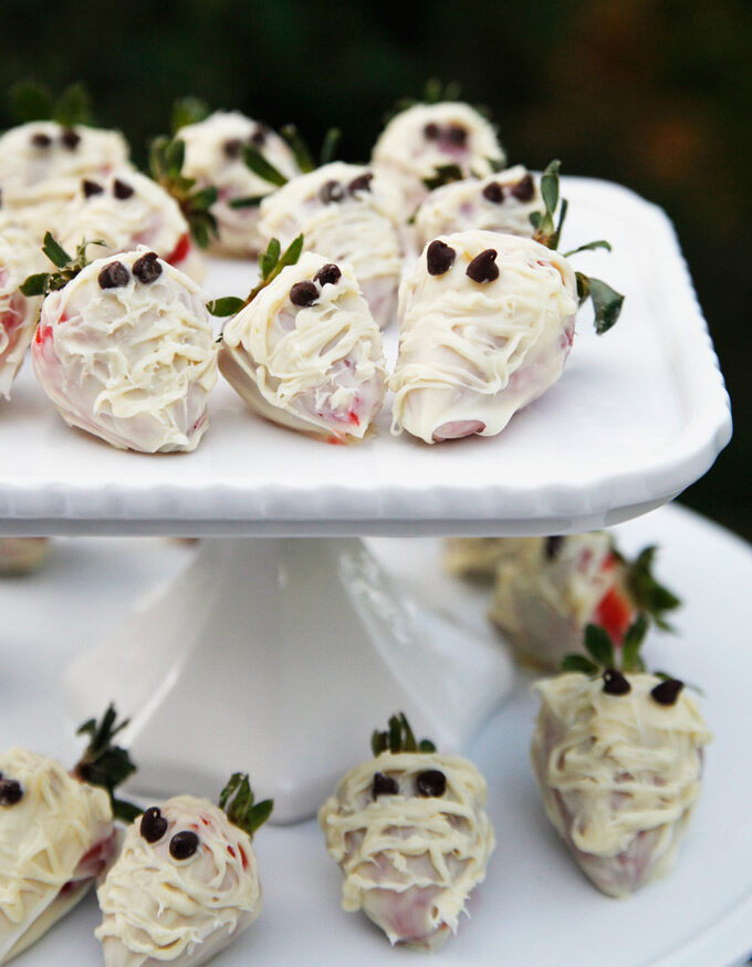 mummy-strawberries
