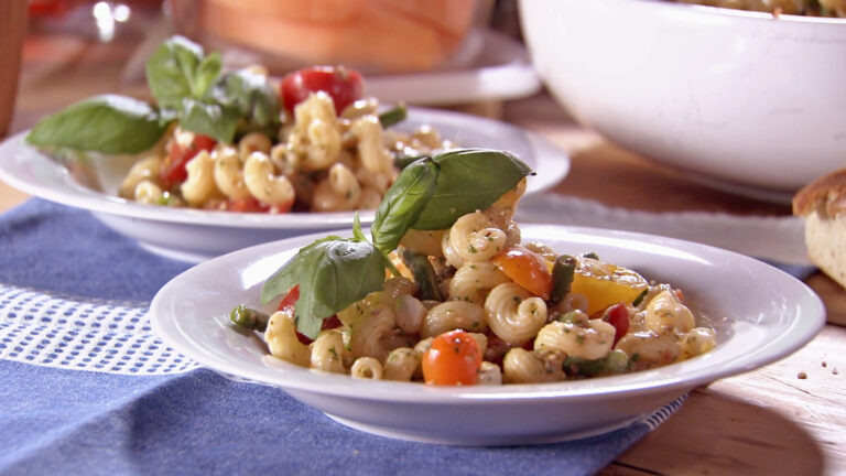 Pasta Salad with Mozzarella, Tomatoes and Green beans